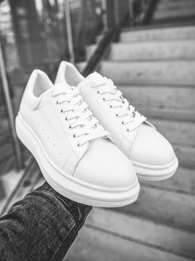 Sneakers de hombre blancos OZONEE B/2051